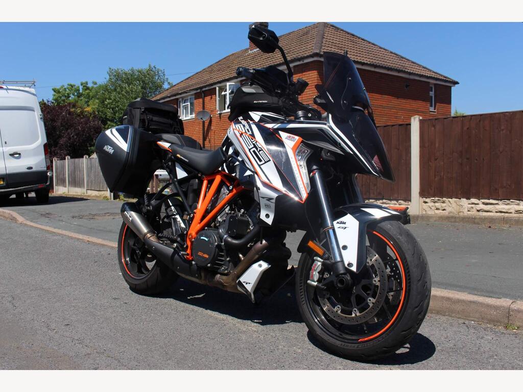 KTM 1290 Super Duke GT