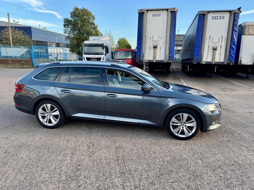 Skoda Superb Estate 2.0 TDI SE L Executive DSG Euro 6 (s/s) 5dr