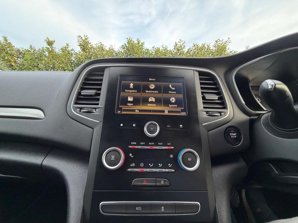 2016 Renault Megane thumbnail 24