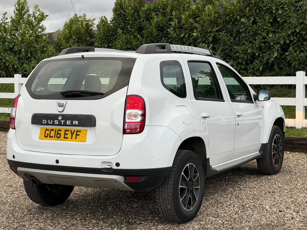 2016 Dacia Duster thumbnail 12