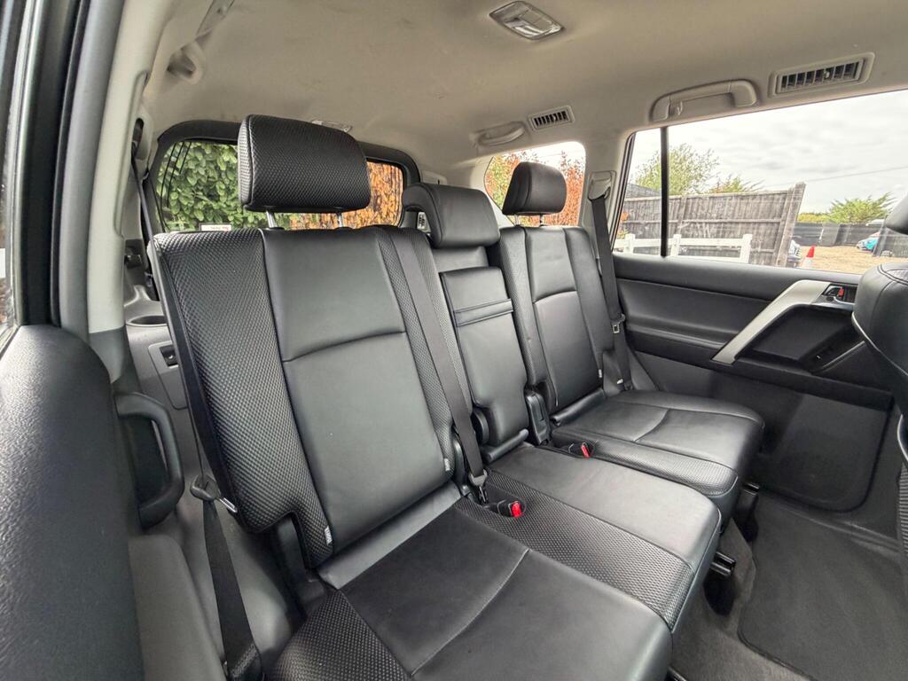 2010 Toyota Land Cruiser thumbnail 29