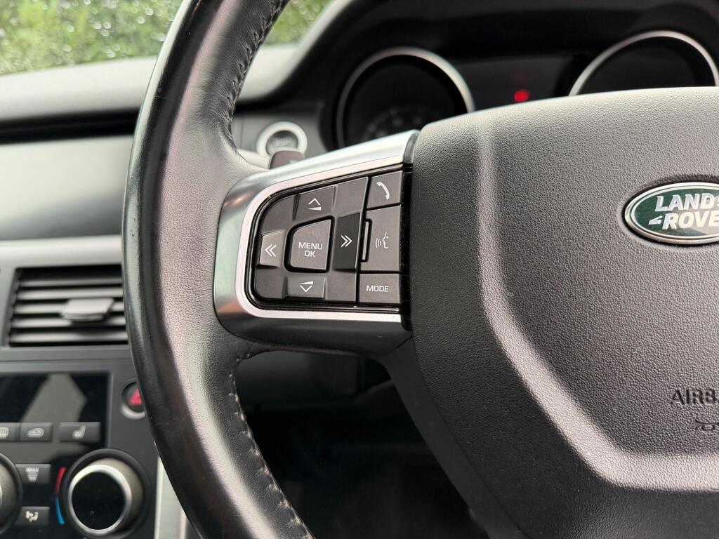 Land Rover Discovery Sport 2.0 Si4 HSE Auto 4WD Euro 6 (s/s) 5dr thumbnail 32