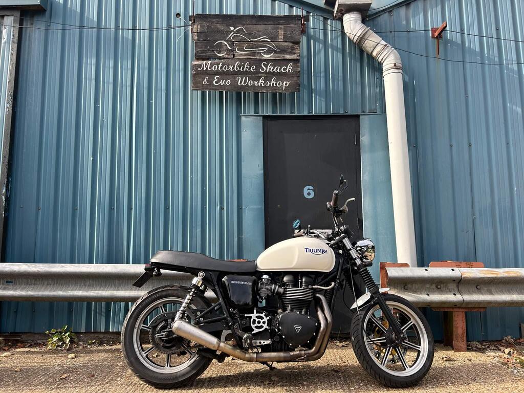 Triumph Bonneville 865
