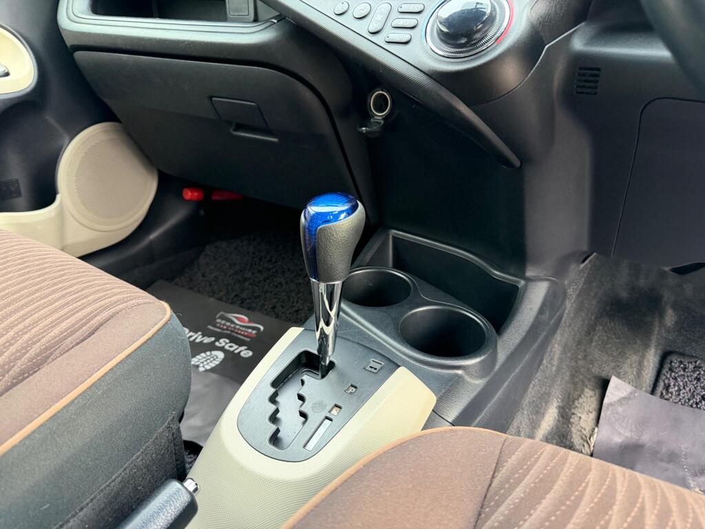 2012 Toyota Aqua thumbnail 29