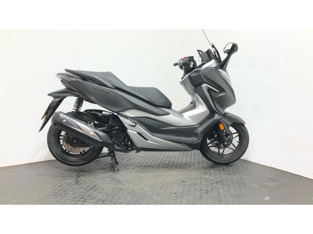 Honda Forza 300