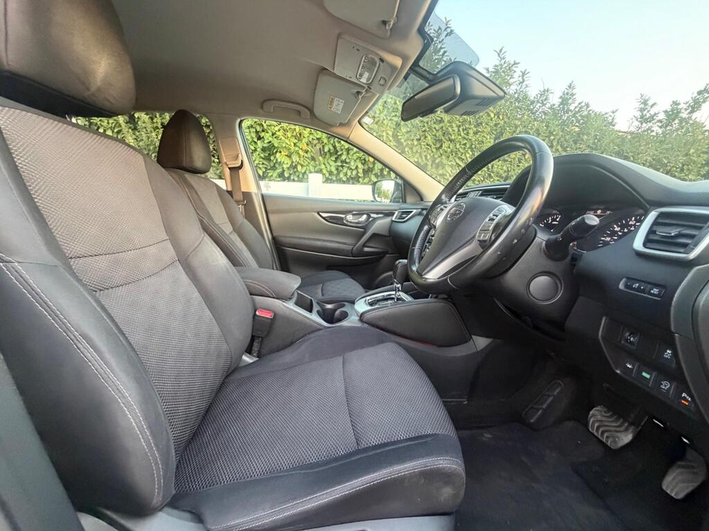 2015 Nissan Qashqai thumbnail 18