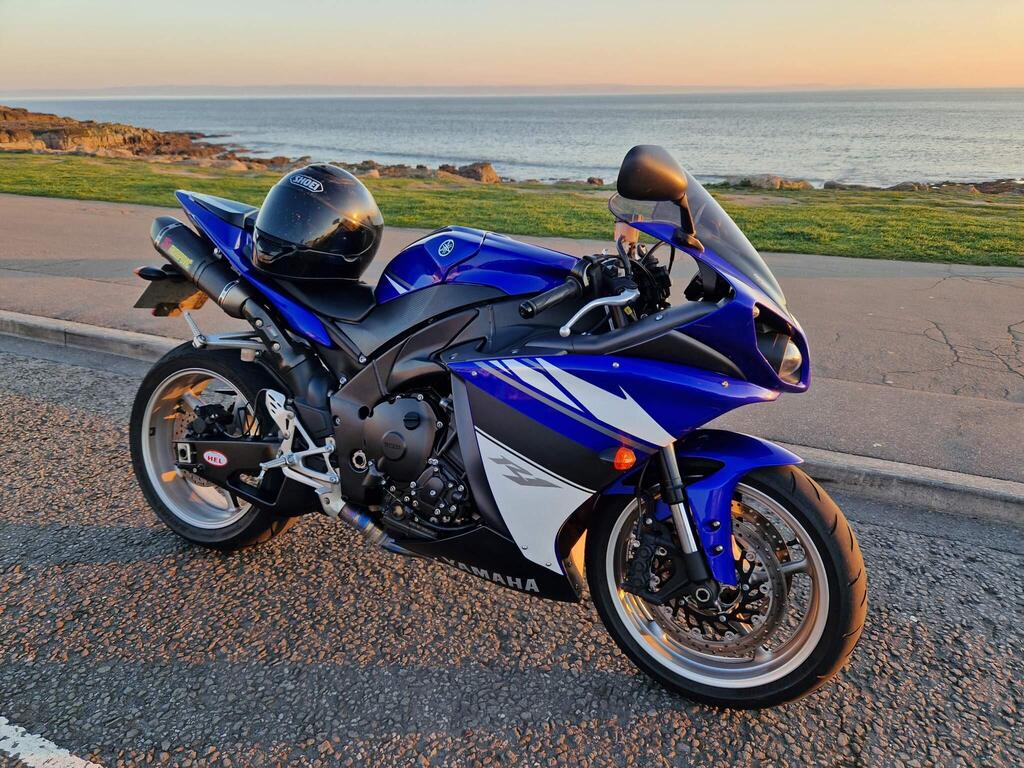 Yamaha R1