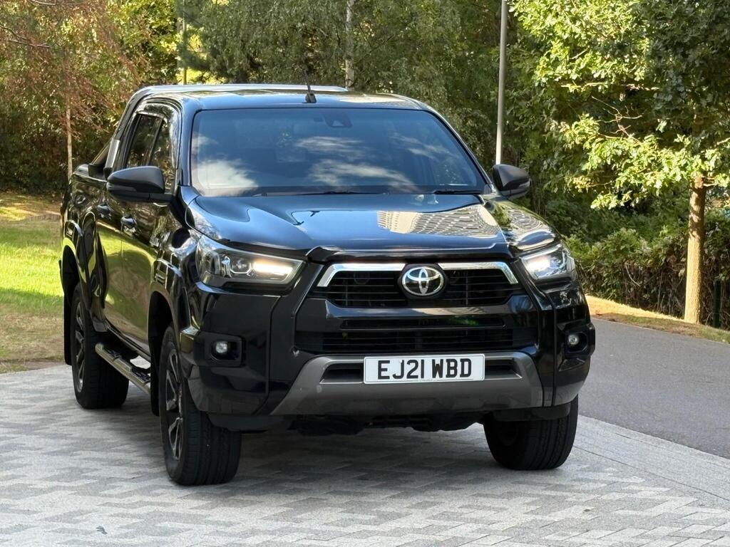 Toyota Hilux Pickup 2.8 D-4D Invincible X Auto 4WD Euro 6 (s/s) 4dr