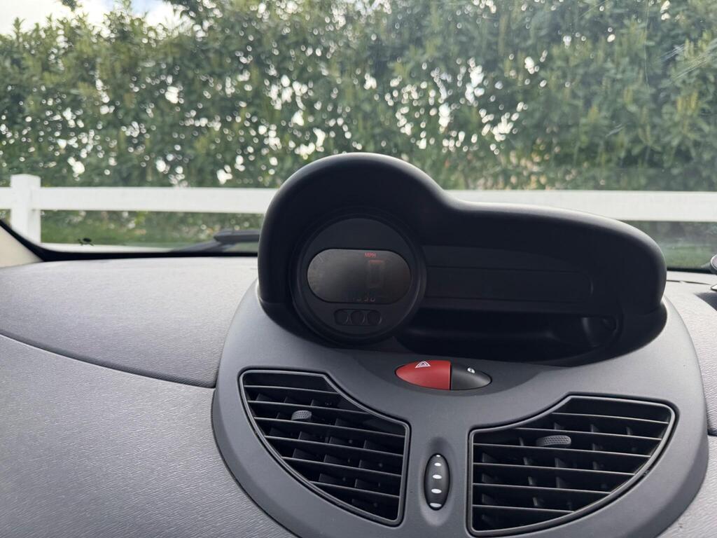 2010 Renault Twingo thumbnail 27
