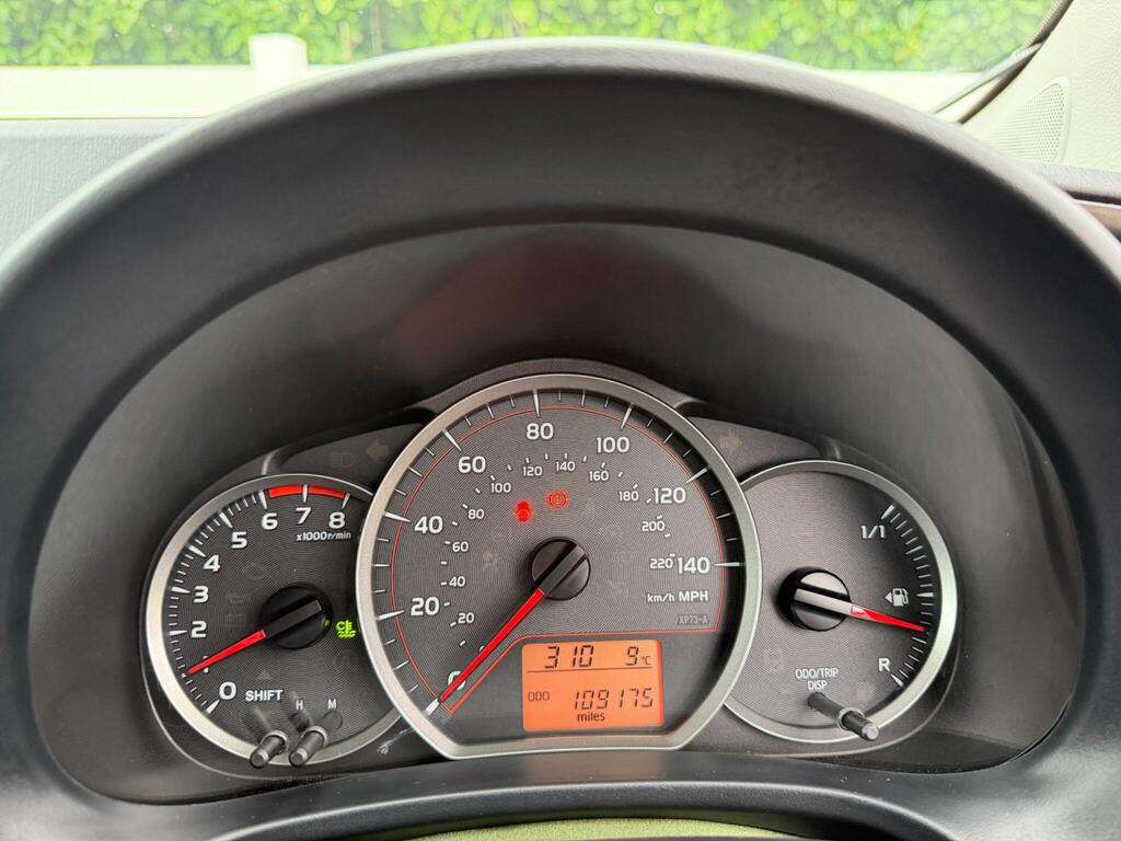 2013 Toyota Yaris thumbnail 19