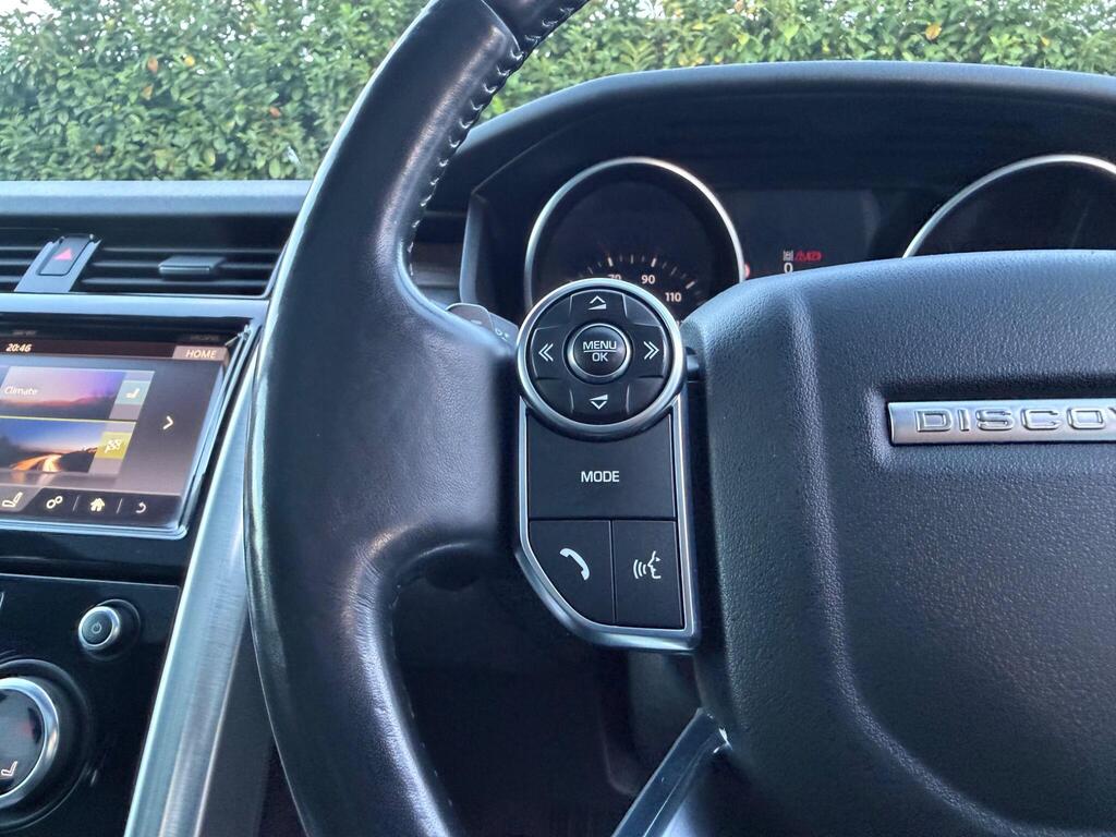 2017 Land Rover Discovery thumbnail 52