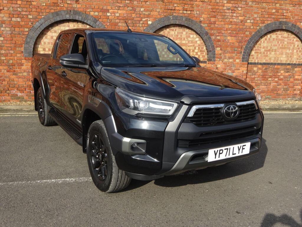 Toyota Hilux Pickup 2.8 D-4D Invincible X 4WD Euro 6 (s/s) 4dr