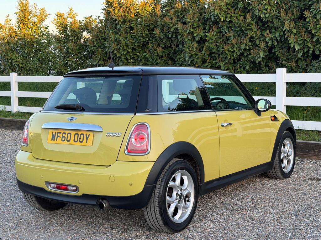 2010 MINI Hatch thumbnail 14