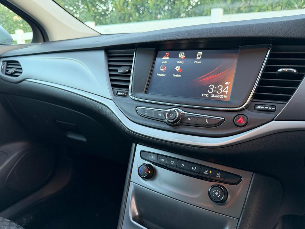 2018 Vauxhall Astra thumbnail 22