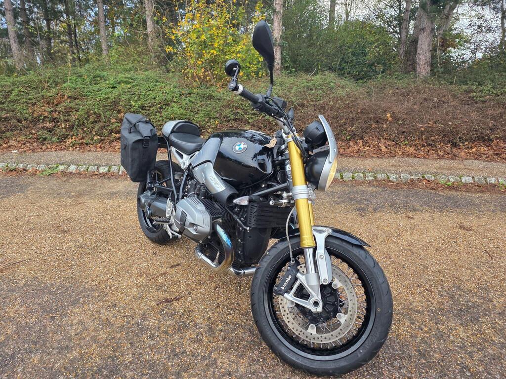 BMW R nineT
