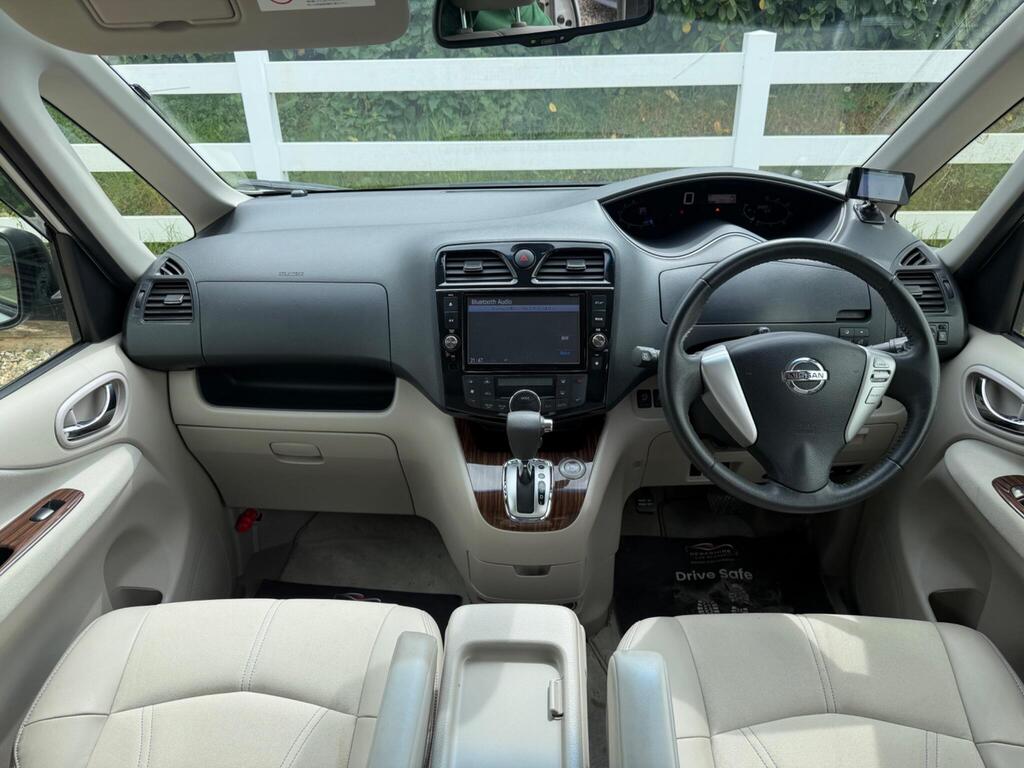 2014 Nissan Serena thumbnail 2