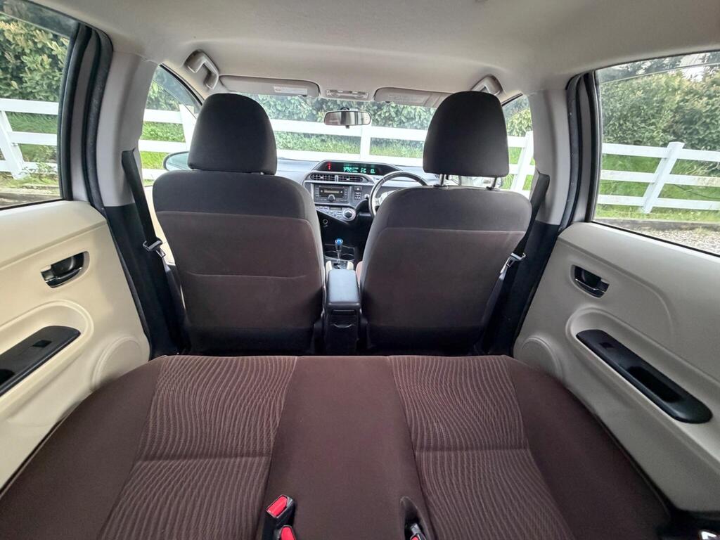 2012 Toyota Aqua thumbnail 20