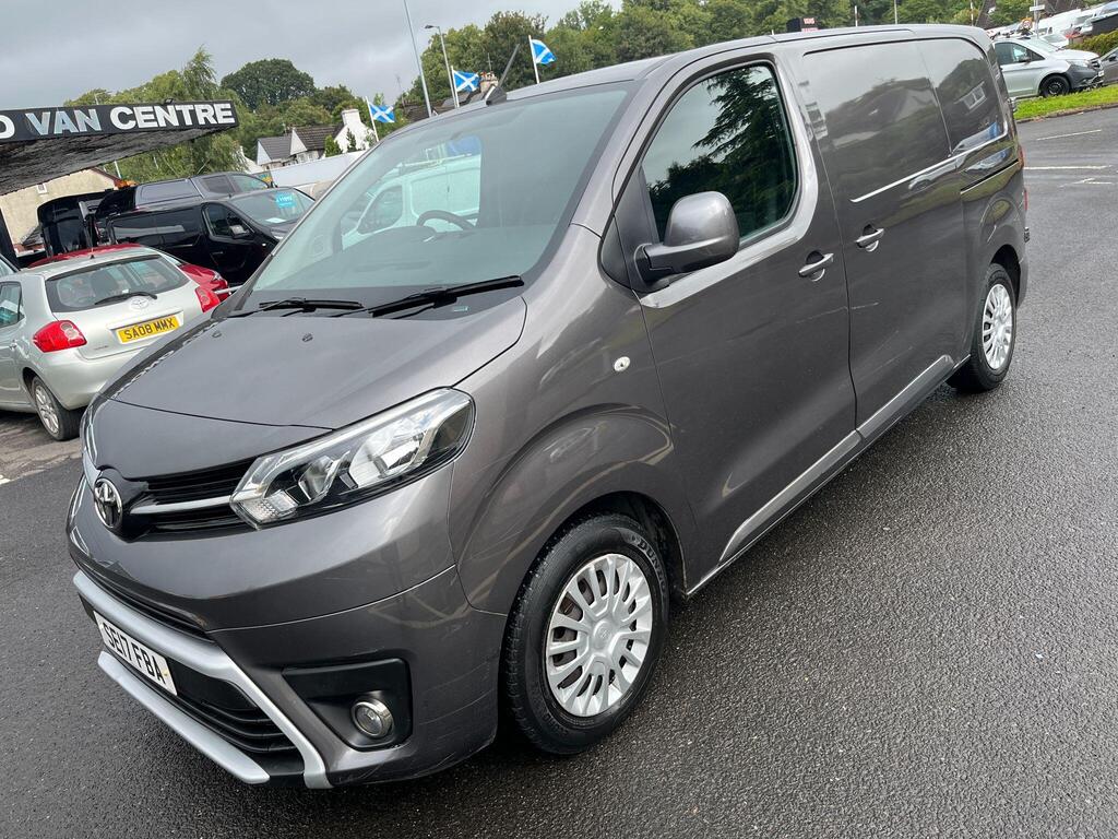 Toyota ProAce Panel Van 1.6D Comfort Medium Panel Van MWB Euro 6 (s/s) 6dr