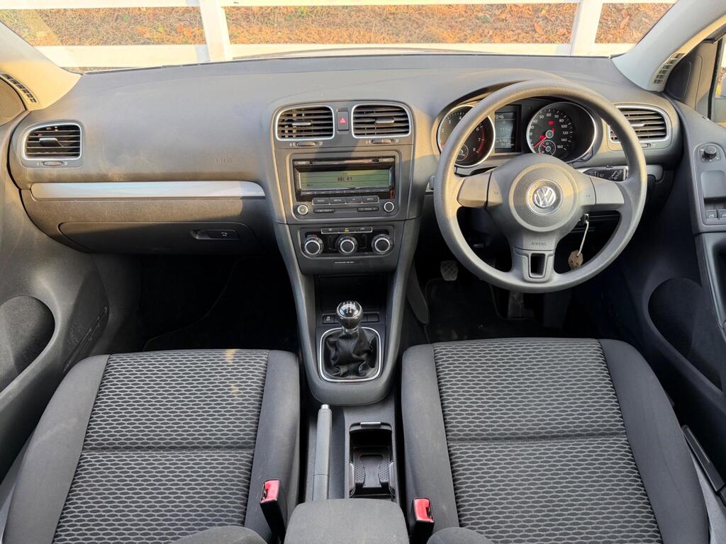 2011 Volkswagen Golf thumbnail 2