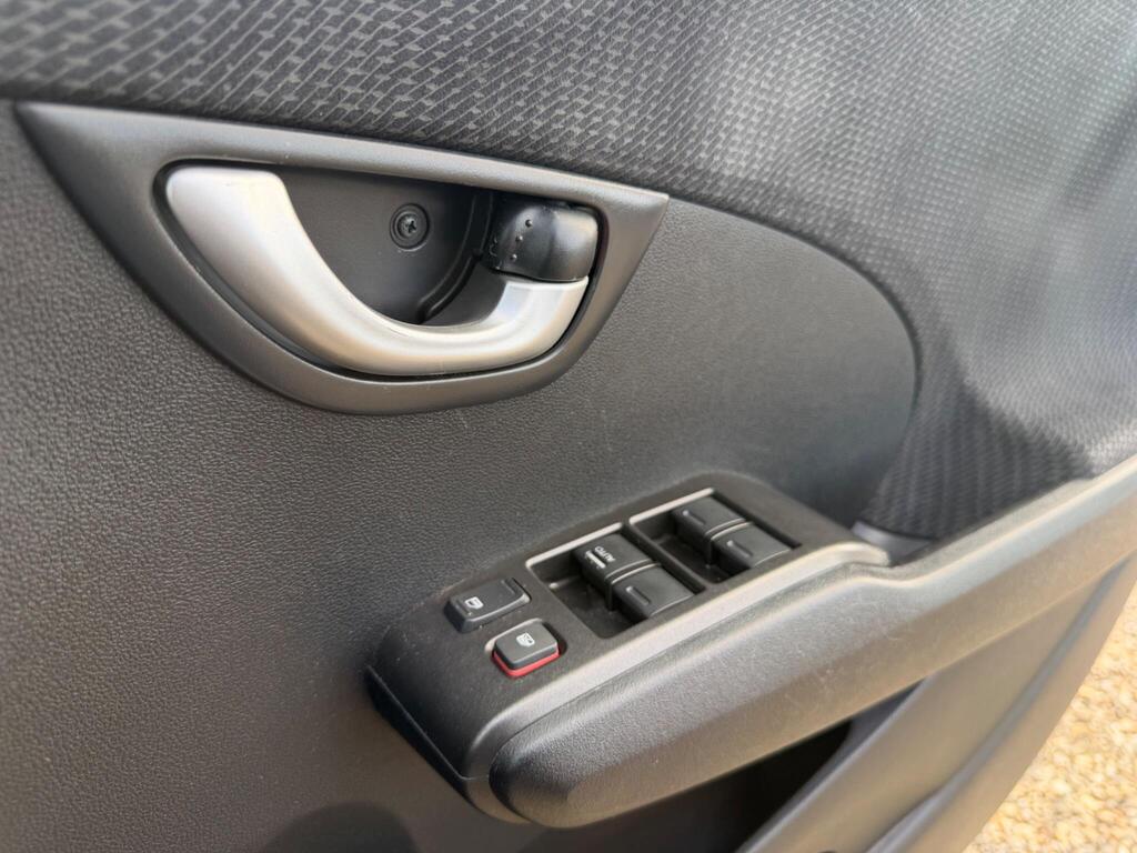 2013 Honda Jazz thumbnail 21