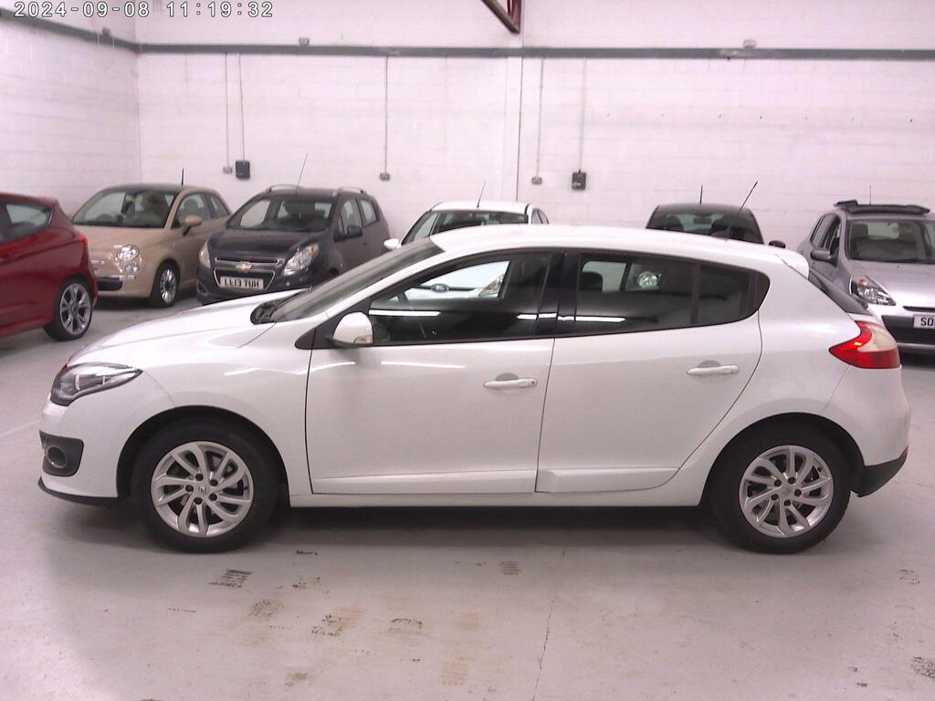 Renault Megane Hatchback 1.6 VVT Dynamique TomTom Euro 5 5dr