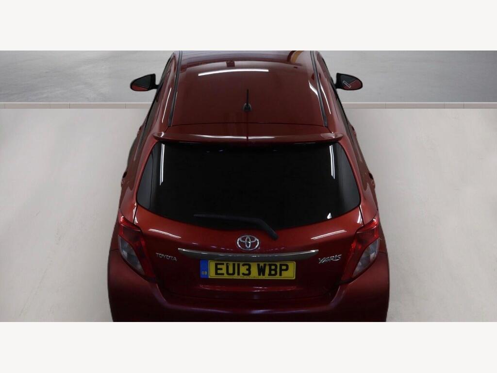 2013 Toyota Yaris thumbnail 6