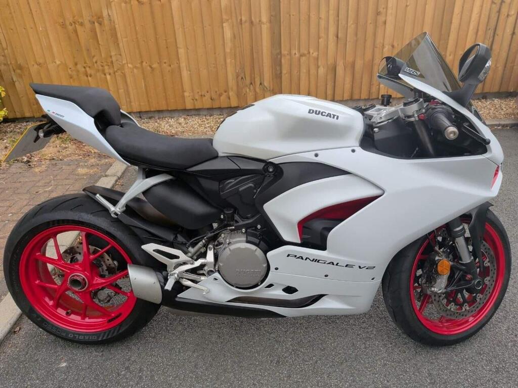 Ducati Panigale V2