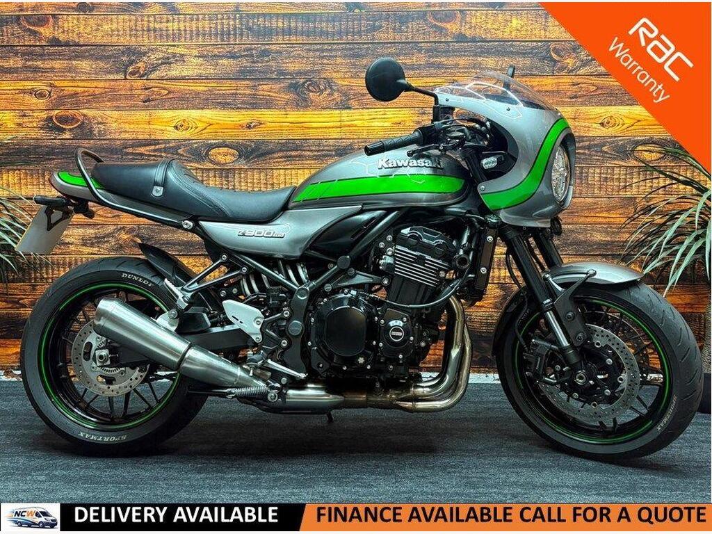 Kawasaki Z900 RS Caf&eacute; Roadster/Retro 900 Modern Classic Euro 4