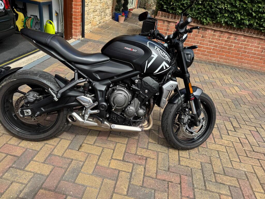 Triumph Trident 660