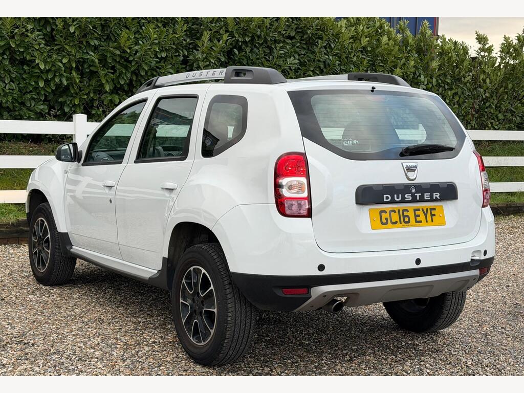 2016 Dacia Duster thumbnail 4