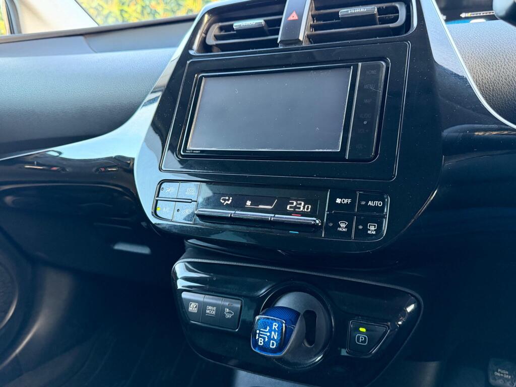 2019 Toyota Prius thumbnail 26