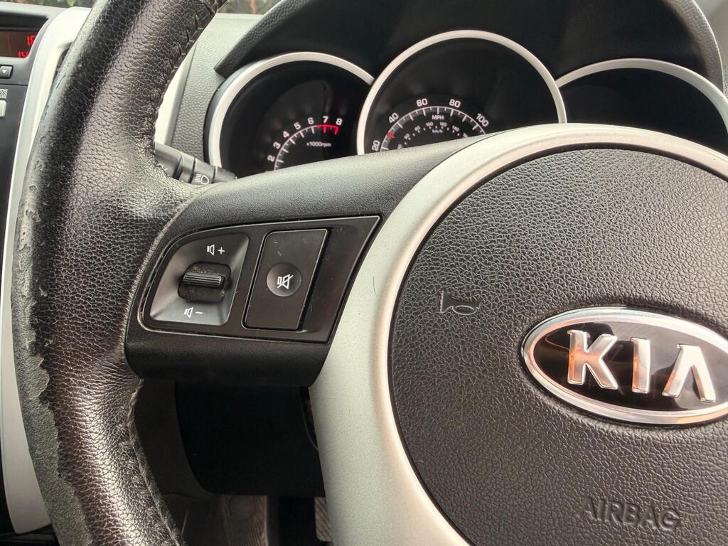 2012 Kia Venga thumbnail 34