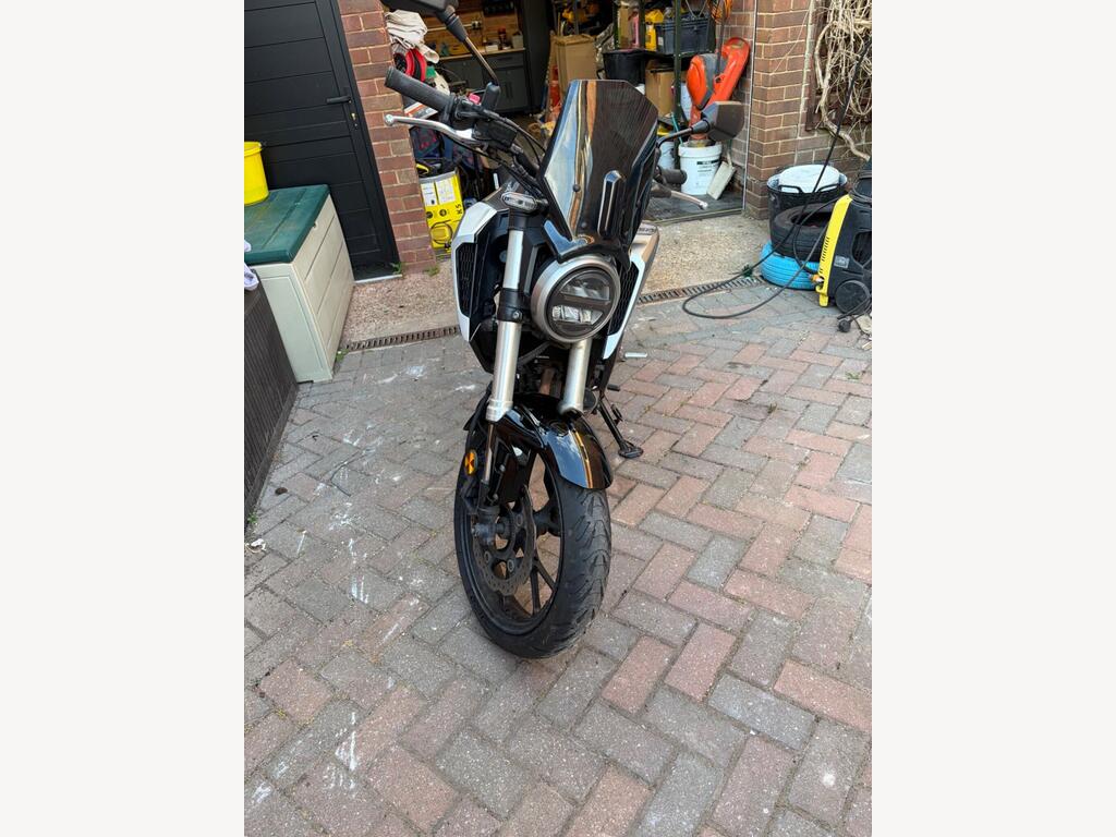 Honda CB125R