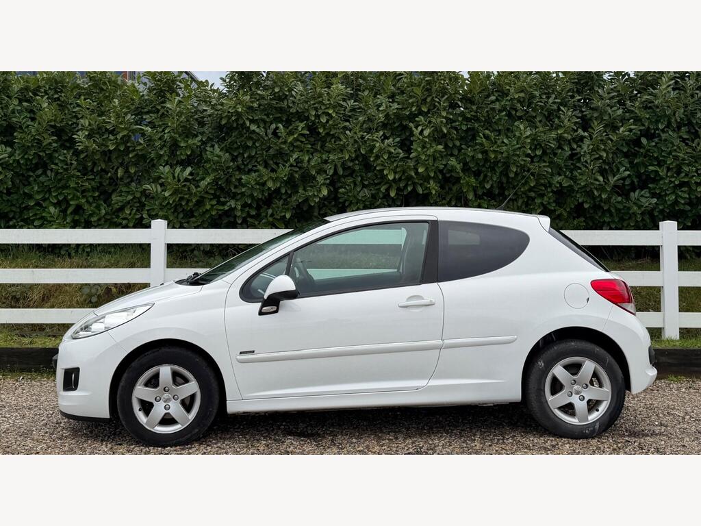 2012 Peugeot 207 thumbnail 9