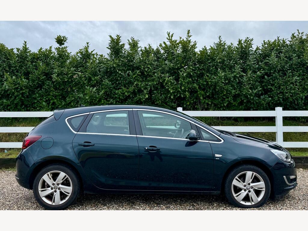 2014 Vauxhall Astra thumbnail 11