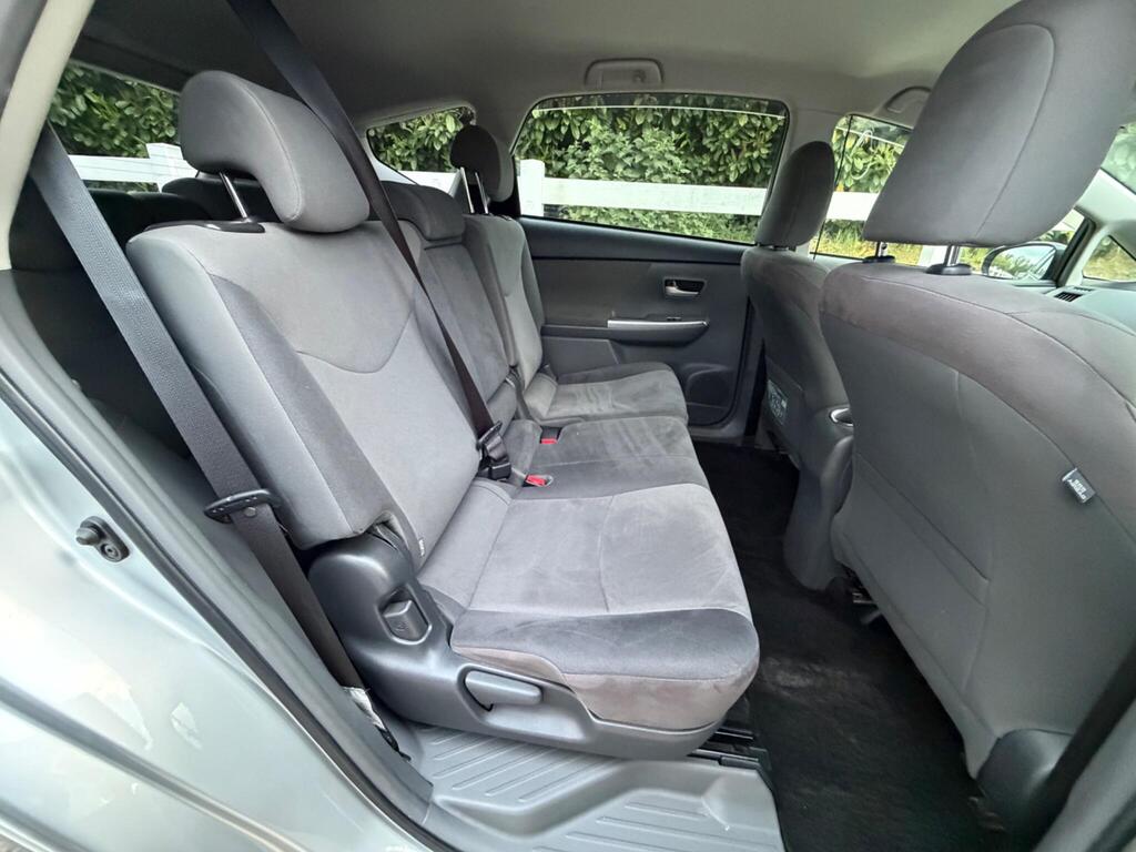 2013 Toyota Prius+ thumbnail 18