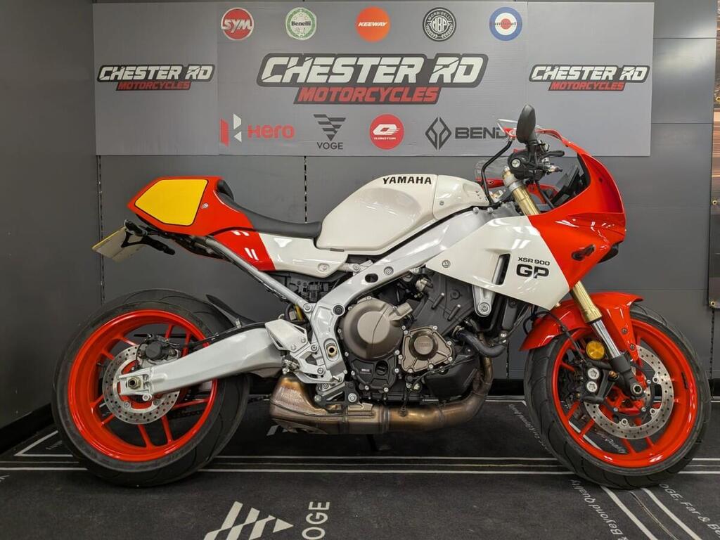 Yamaha XSR900