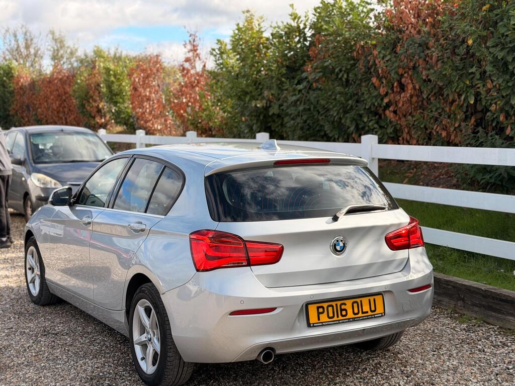 2016 BMW 1 Series thumbnail 18