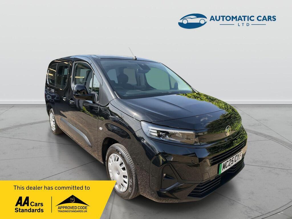 Vauxhall Combo Life Electric MPV 52kWh Design XL MPV Auto 5dr (7.4kW Charger)