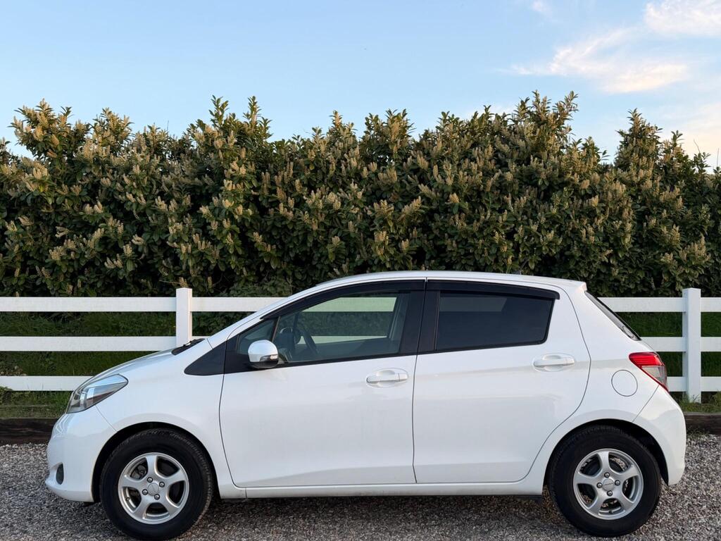 2012 Toyota Yaris thumbnail 9