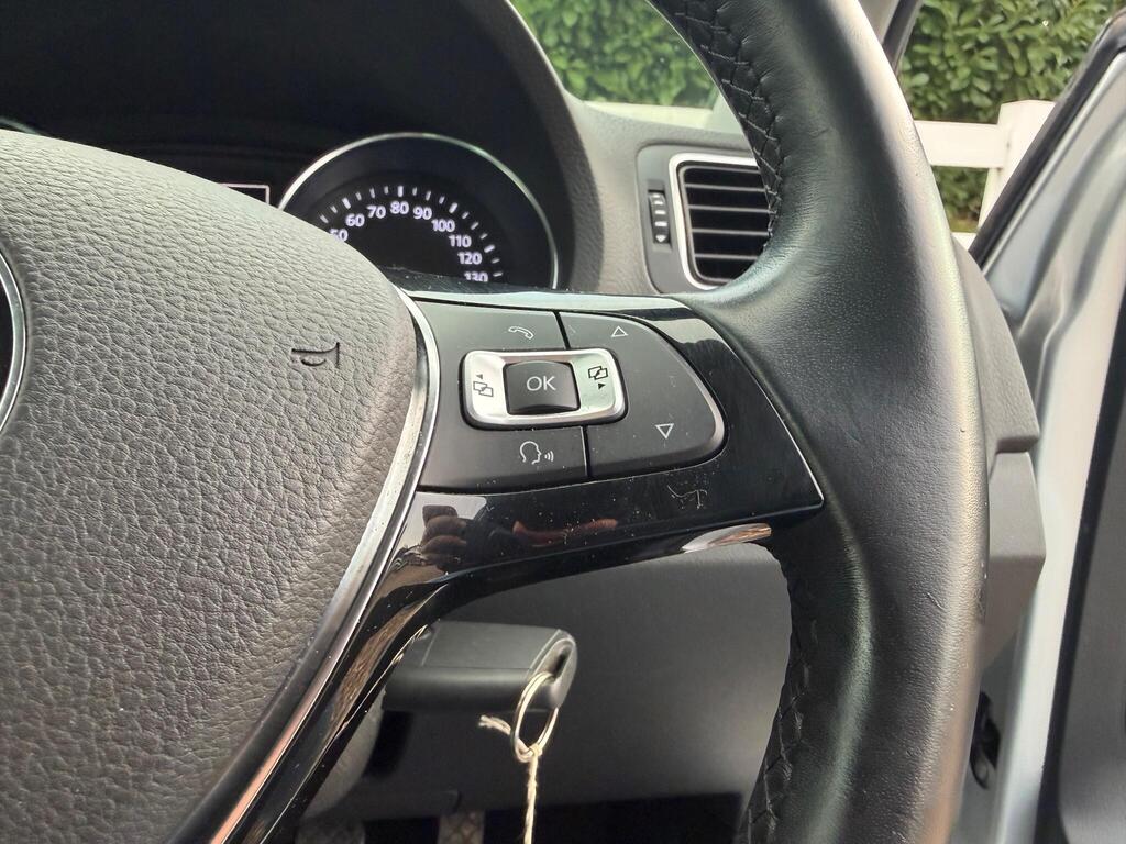 2015 Volkswagen Polo thumbnail 26