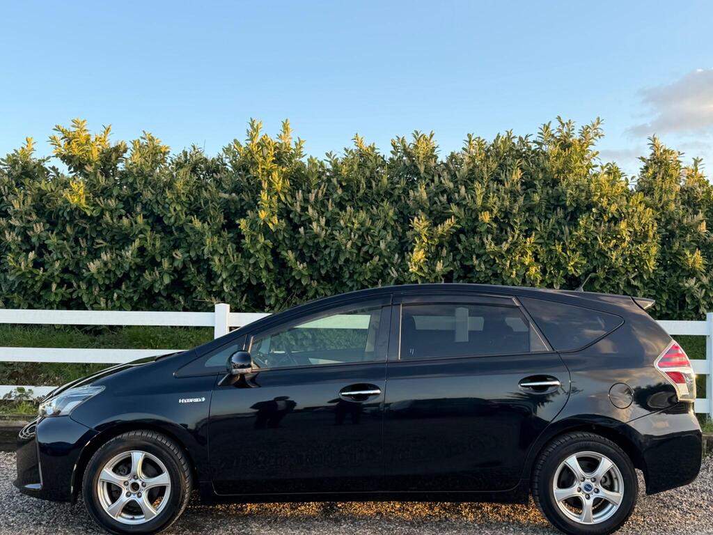 2016 Toyota Prius+ thumbnail 9