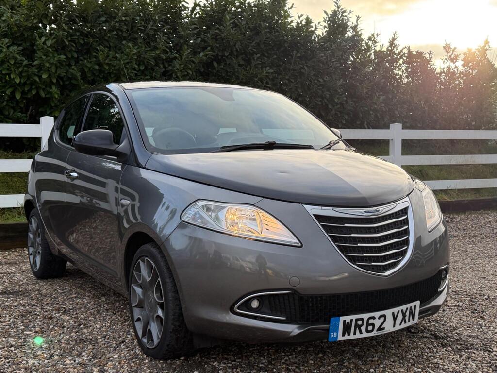 2013 Chrysler Ypsilon thumbnail 2