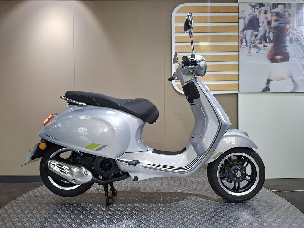 Piaggio Vespa Primavera 125