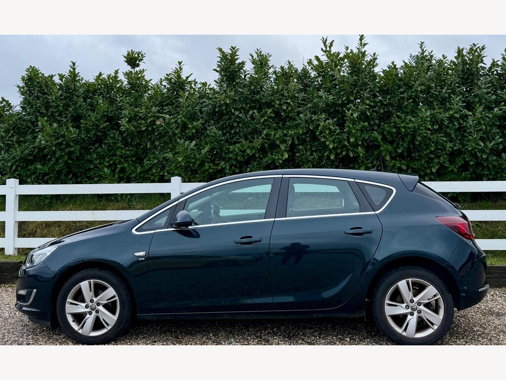 2014 Vauxhall Astra thumbnail 9