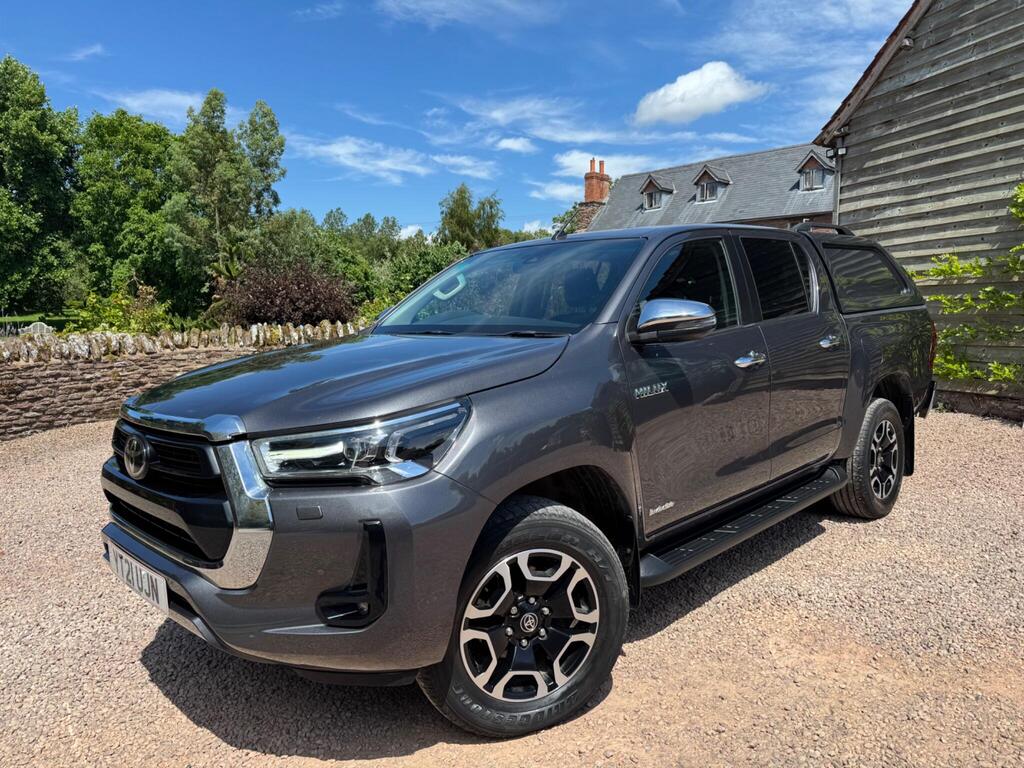 Toyota Hilux Pickup 2.4 D-4D Invincible 4WD Euro 6 (s/s) 4dr