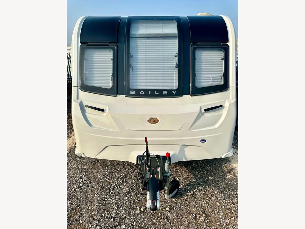 Bailey Alicanto Grande Faro Tourer Power touch motor mover