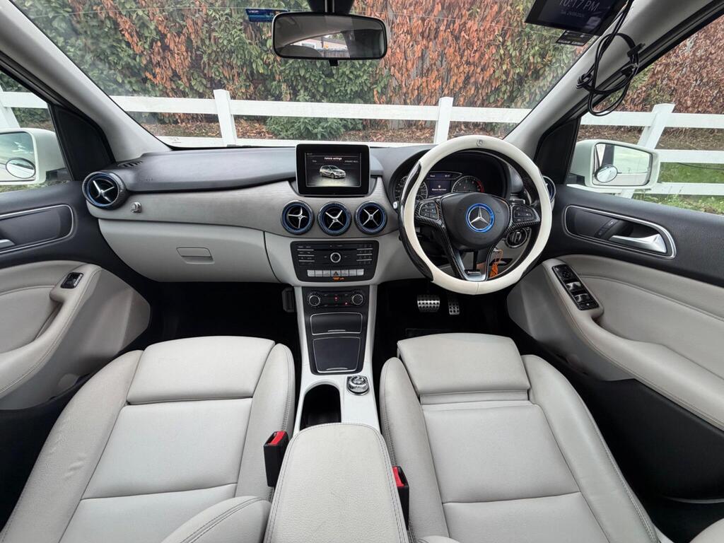 2015 Mercedes-Benz B Class thumbnail 15