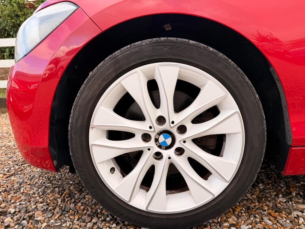2013 BMW 1 Series thumbnail 43