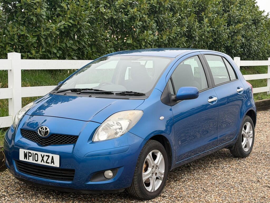 2010 Toyota Yaris thumbnail 3